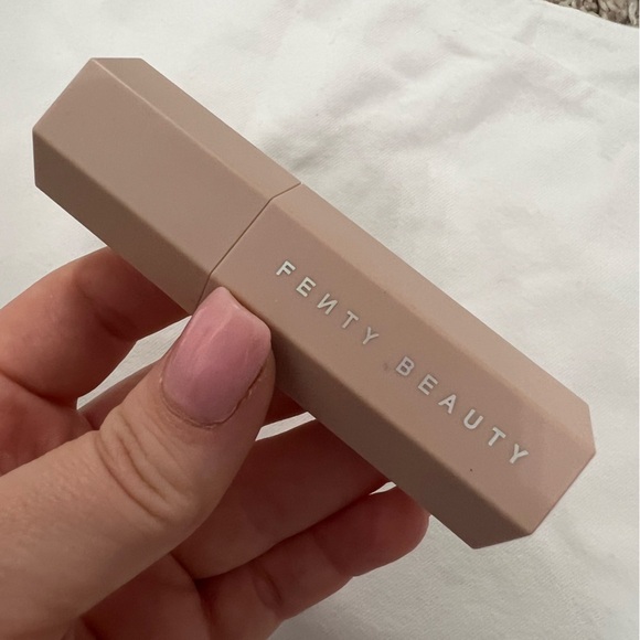 Fenty Beauty Highlighter Stick - Picture 1 of 4